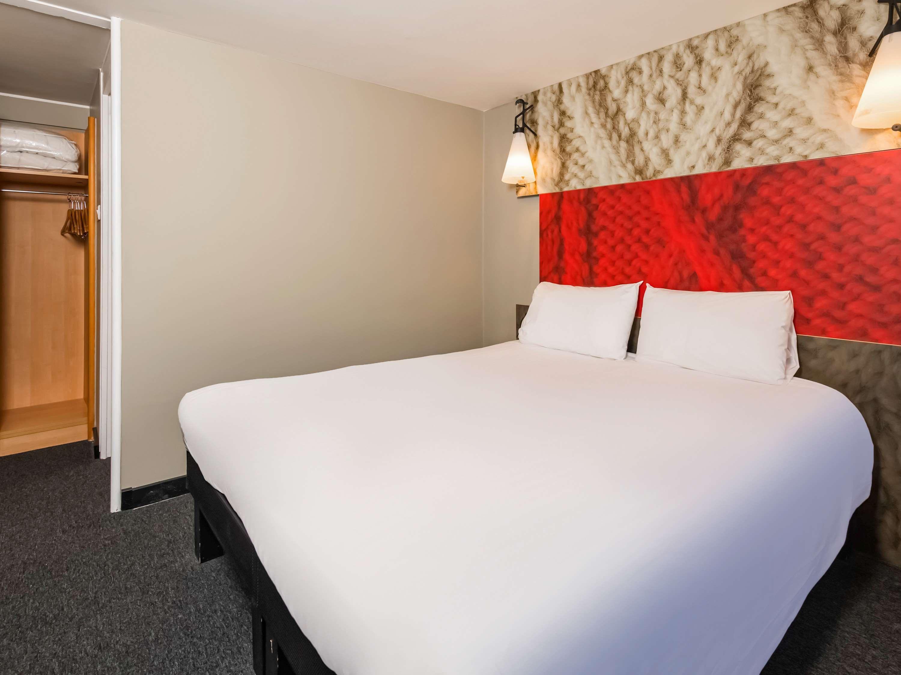 Ibis Plymouth Hotel Bagian luar foto