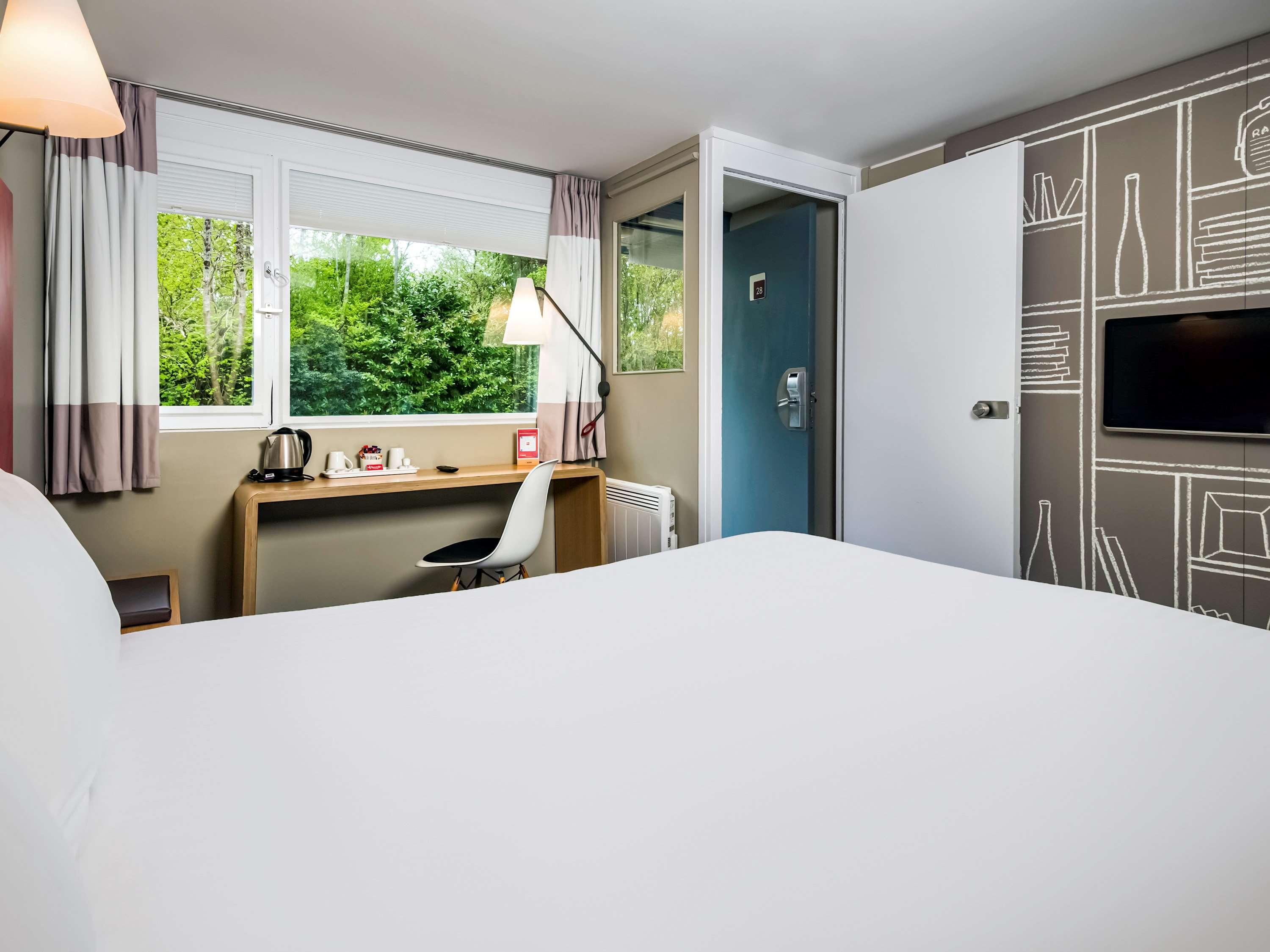 Ibis Plymouth Hotel Bagian luar foto